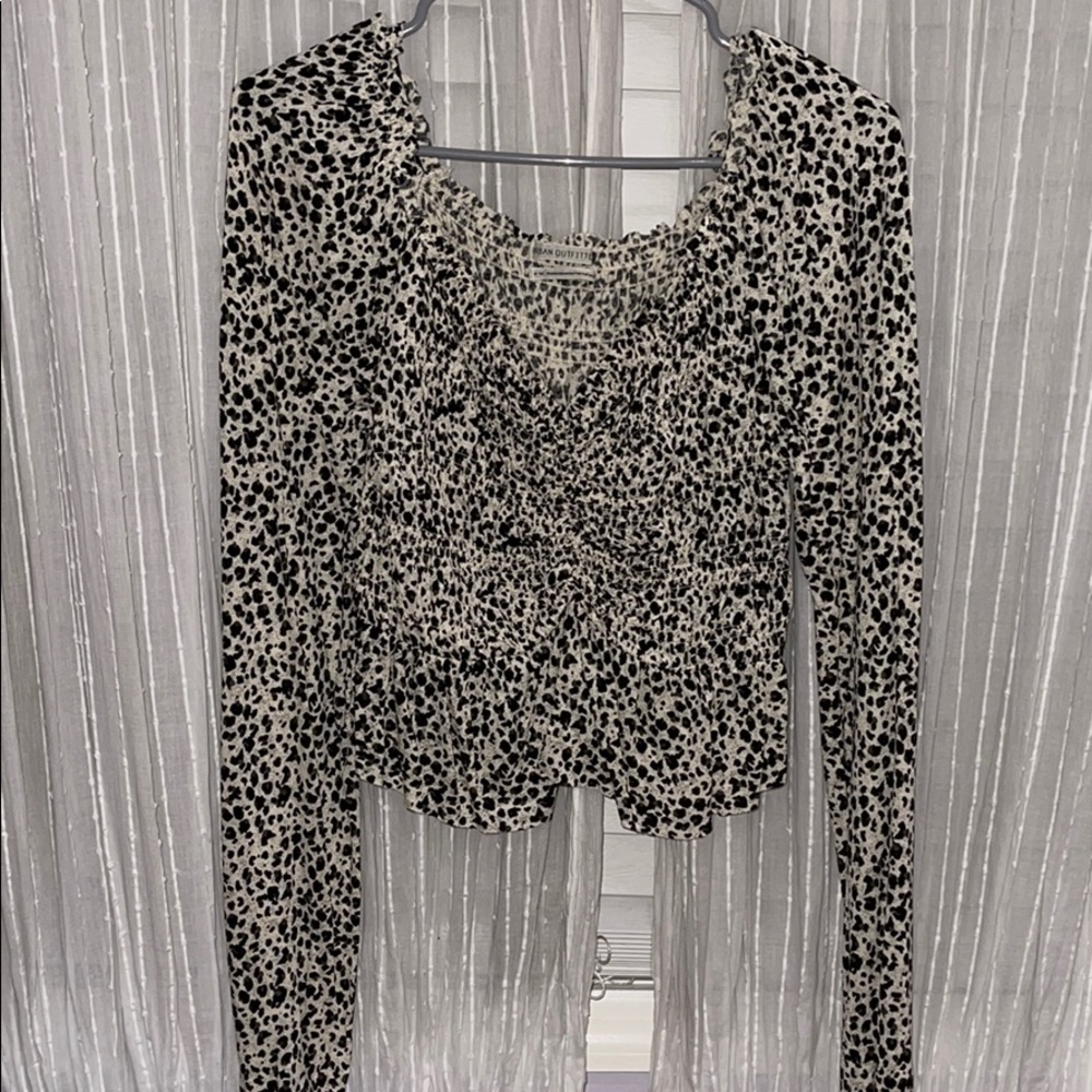 Leopard long sleeve cropped shirt